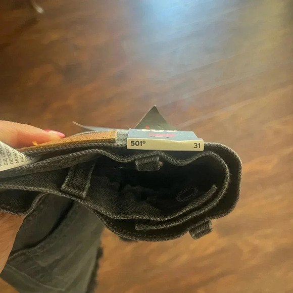 Levi’s 501 High Rise Shorts-NWT-Size 31 black - Picture 3 of 7